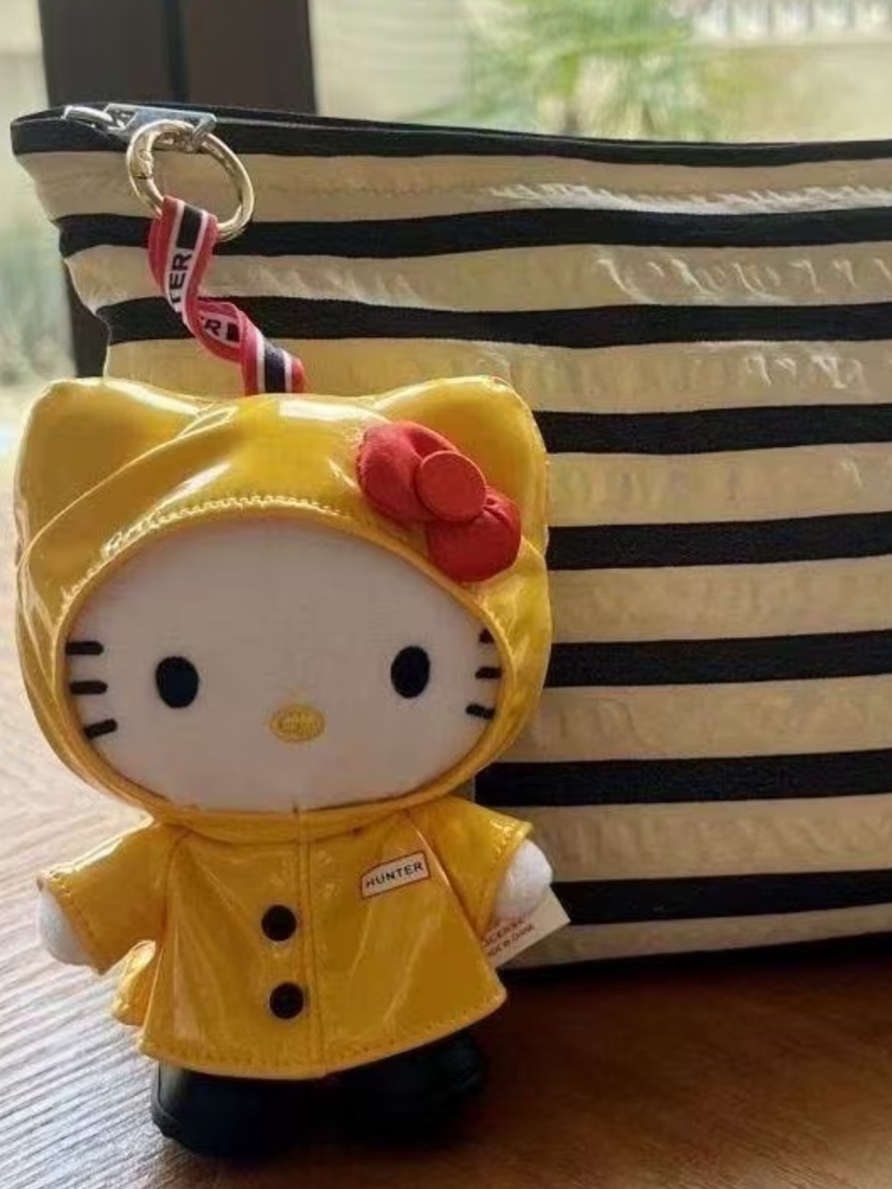 Hello Kitty Hunter Raincoat Plush purse charm - Picture 3 of 6